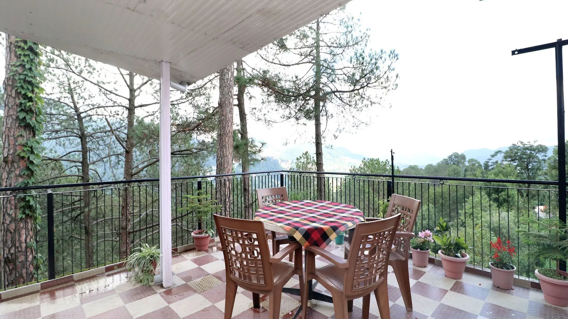 Valley View 2Bhk Abode Near Isbt, Tutikandi Shimla
